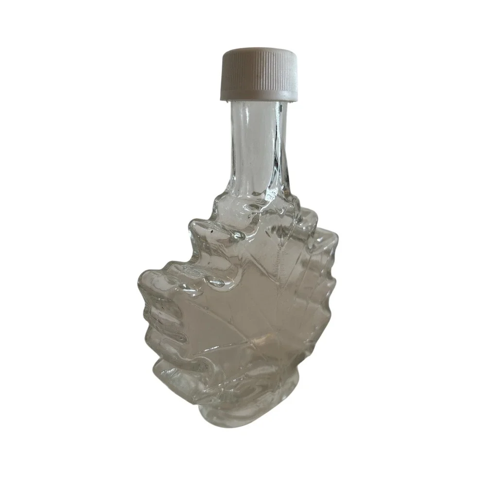 Clear‎ Glass Maple Leaf Shaped Bottle with White Screw Cap Small Syrup Jar Decor